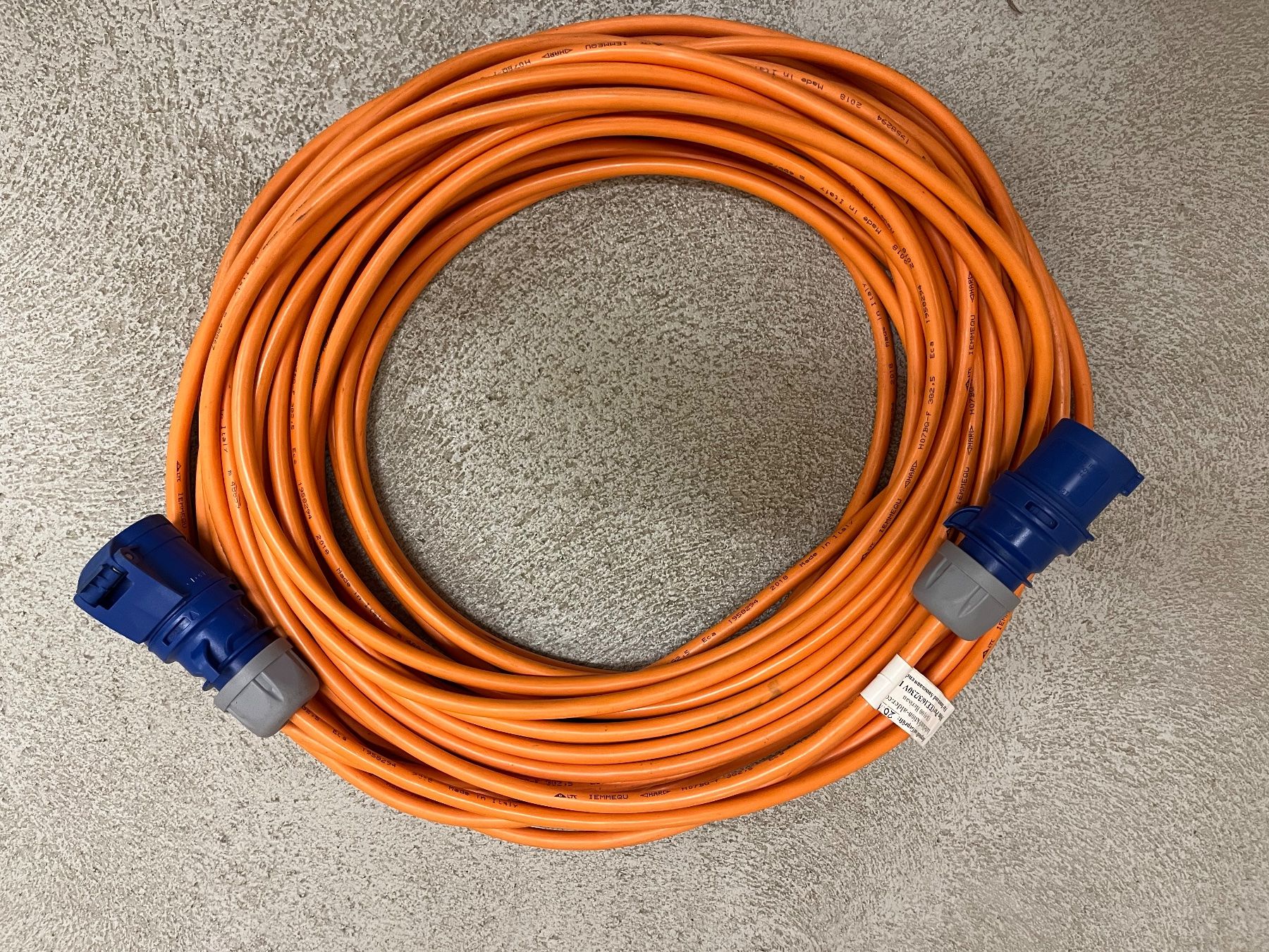 Cavi: Camperkabel CEE16/3/230V 2,5mm, 30m lang – Nuovo (secondo la descrizione) da Wiesendangen venduto da Avelon