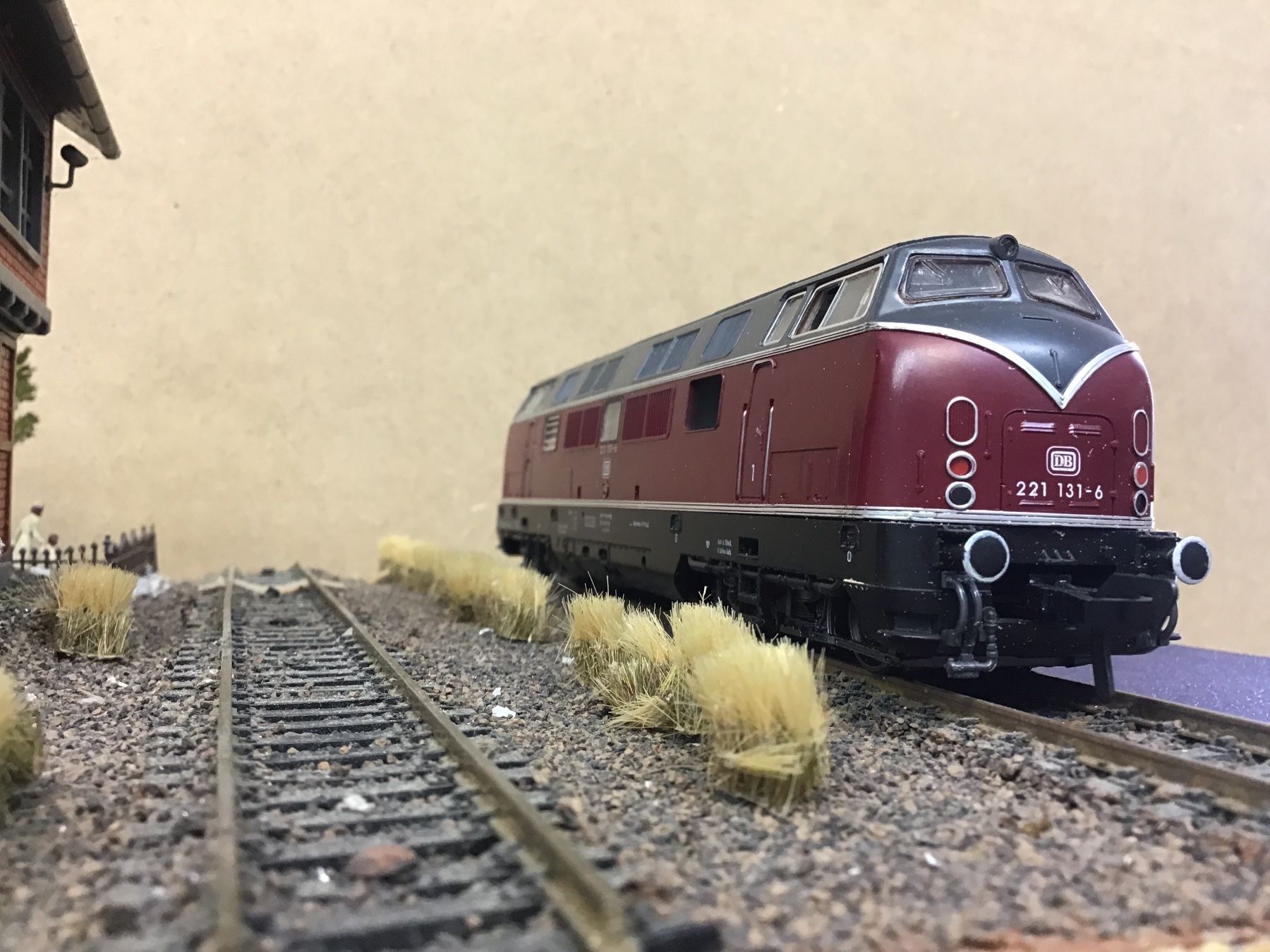 Fleischmann Modellini di ferrovie: Fleischmann HO Diesellokomotive BR 221 DB – Usato da Männedorf venduto da Modelle-aller-Art 1