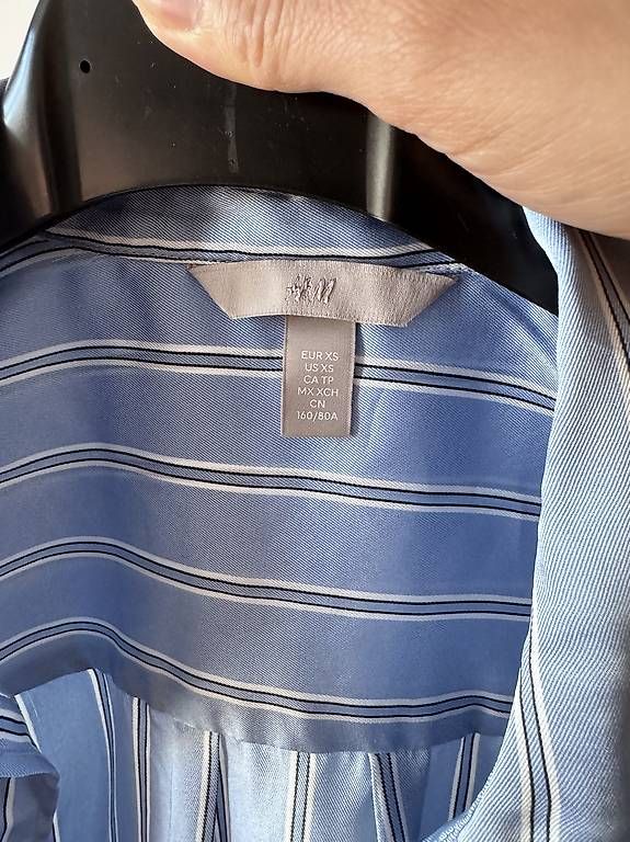 Camicette: H&M Satinbluse hellblau gestreift XS – Usato da Zürich venduto da mar_lwx5 1