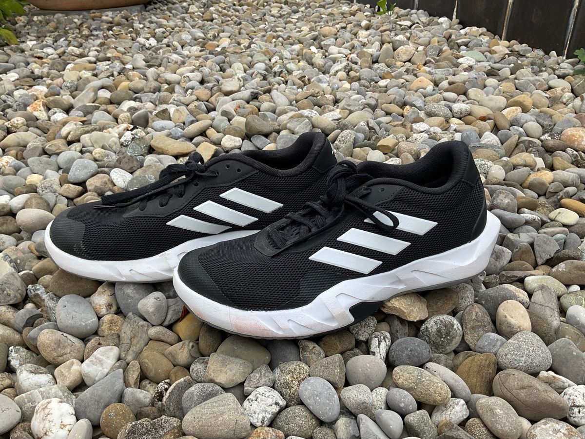 Adidas Herrenschuhe: Adidas Turnschuhe Grösse 39,5 – Gebraucht aus Rickenbach SZ von Gambit_1