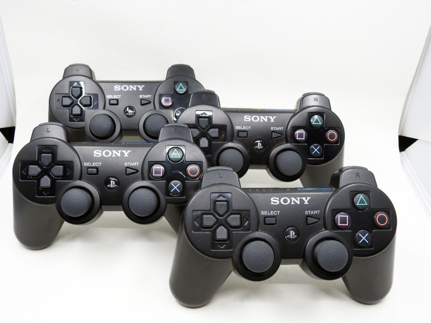 Sony Konsolen: 2 x Playstation 3 mit 48 Games + 4 Controllern – Gebraucht aus Zürich von  8