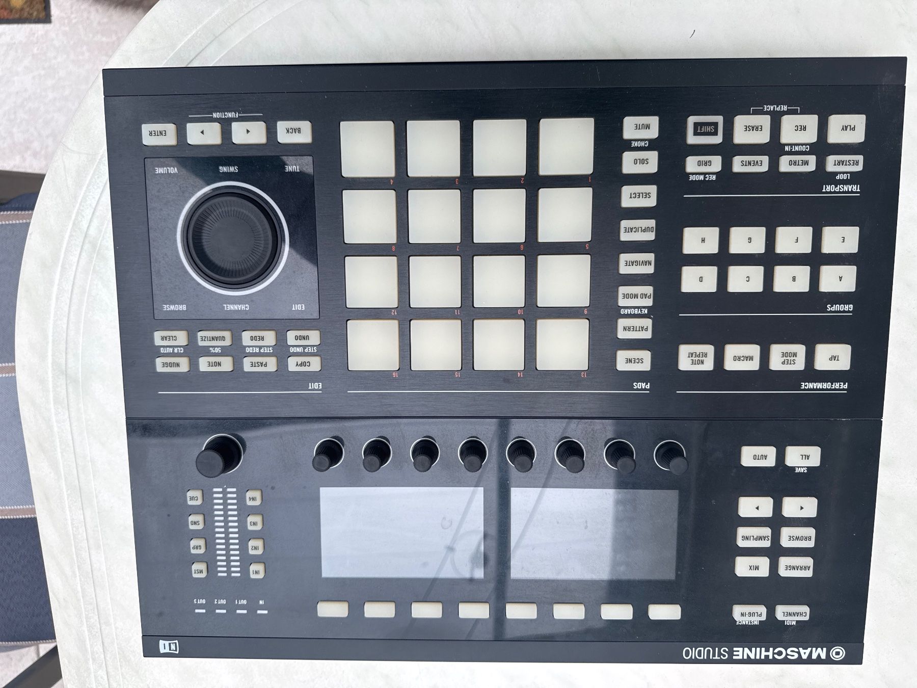 Native Instruments Mischpulte: Native Instruments Maschine studio – Gebraucht aus Brüttisellen von PatrickB05