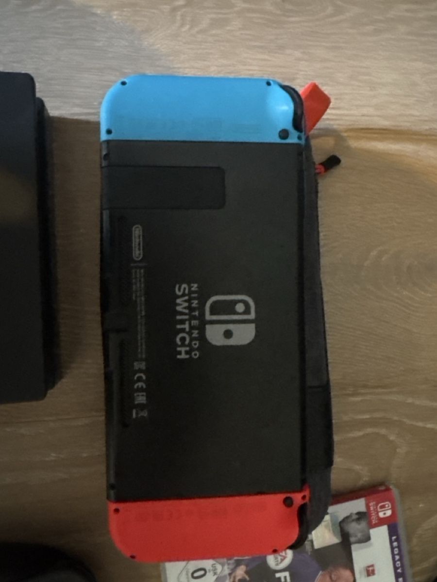 Nintendo Console: Nintendo Switch Konsole mit Zubehör – Nuovo (secondo la descrizione) da Uitikon Waldegg venduto da sch_68vz 5