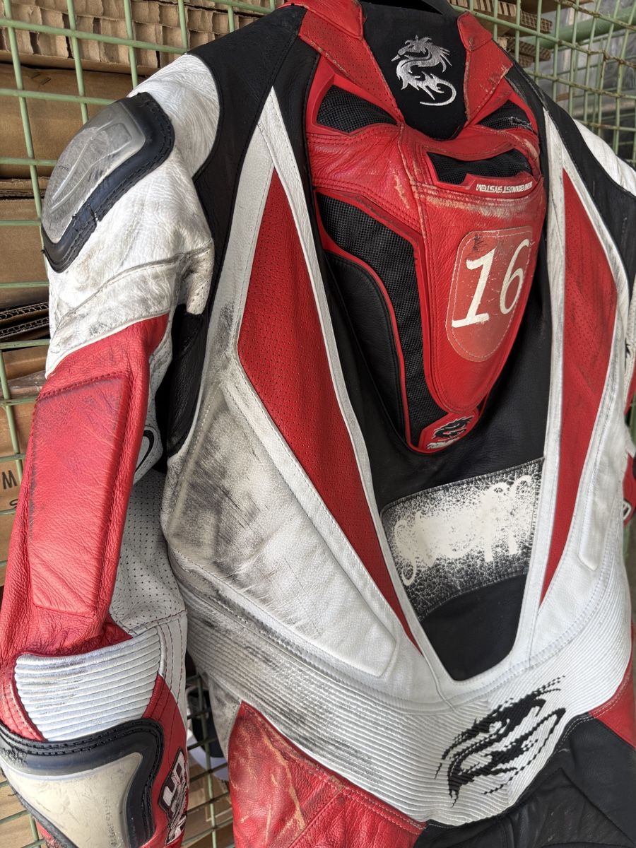 Toutes les pièces détachées moto: Combinaison racing Arlen Ness taille 56  – Défectueux à Cossonay-Ville par Jeromek 9