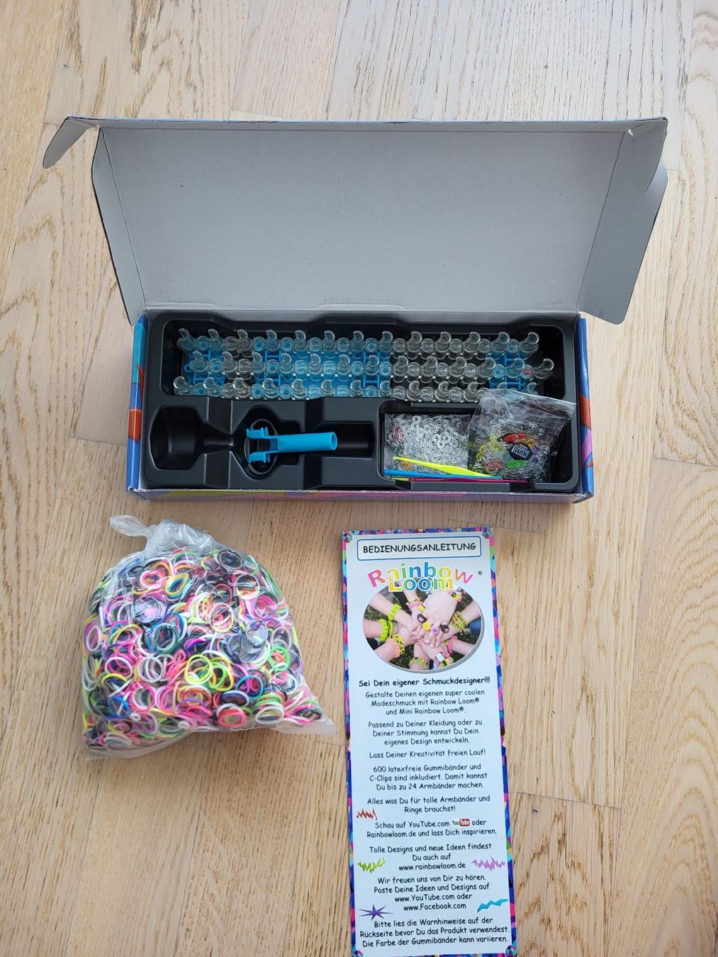 Kit bricolage: Rainbow Loom Starterset und einiges mehr – Usato da Richterswil venduto da Rem2011 1