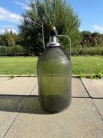 Mostflasche mit Gitternetz