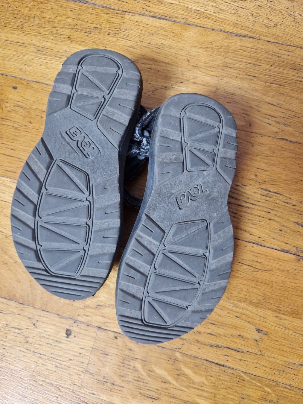 Teva Chaussures garçon: TEVA Sandalen Kinder Grösse 32/33 – D'occasion à Wabern par mackam 1