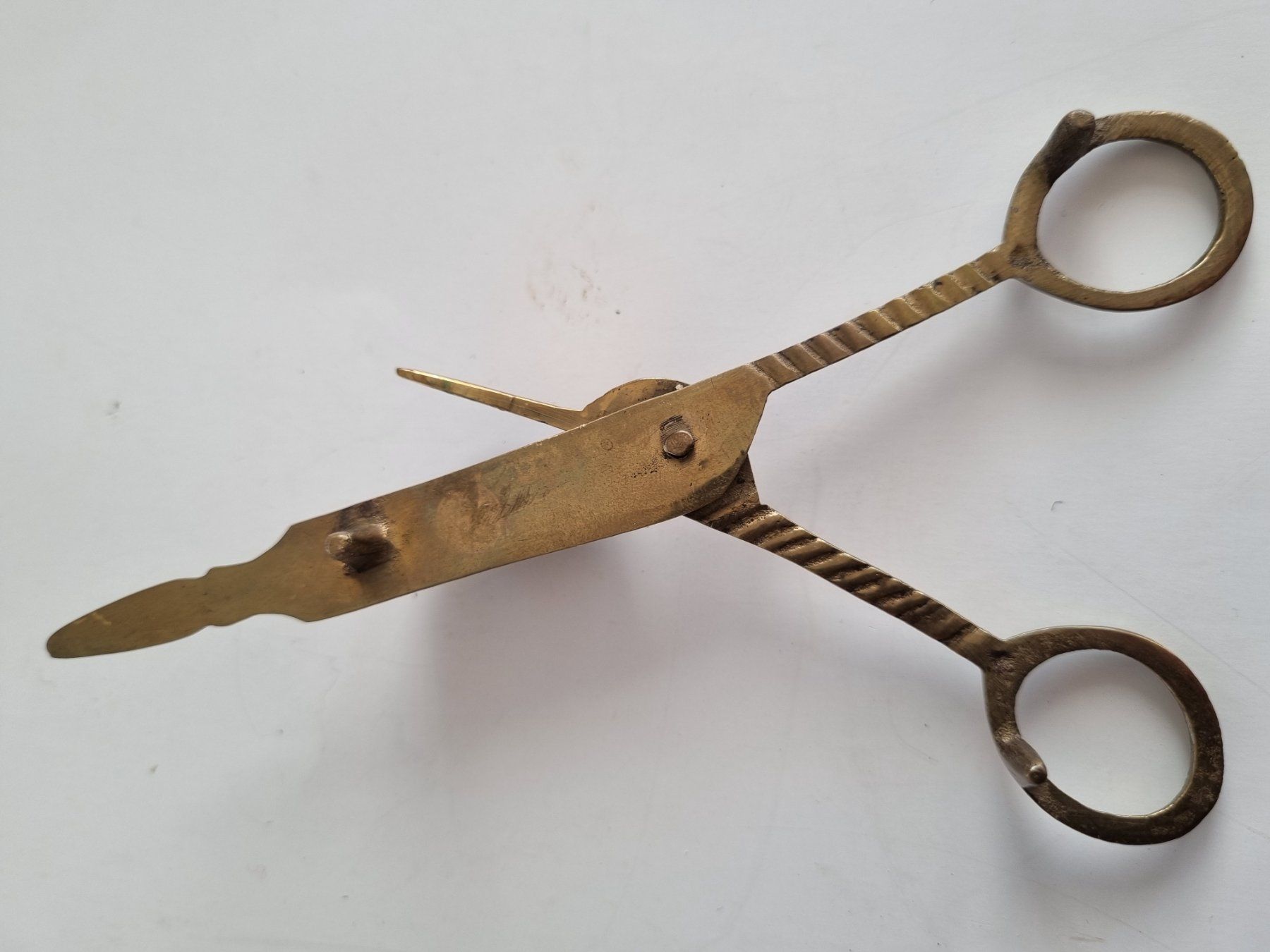 Tutti gli attrezzi: Antike Dochtschere aus Messing Vintage – Usato da Opfikon venduto da Diversamente 3