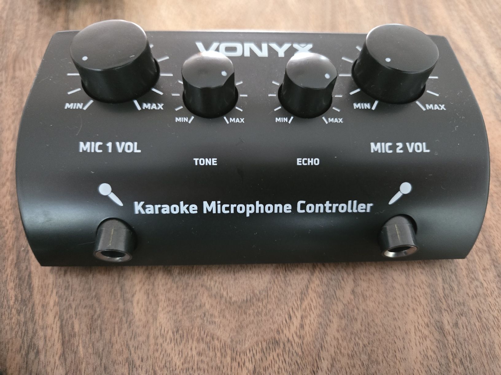 Microfoni: Vonyx Karaoke Set: 2 Mikrofone & Controller - Top Zustand! – Usato da Islikon venduto da Akopernikus