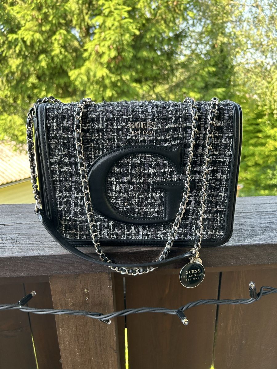 Guess Borse da donna: GUESS Tasche schwarz-weiss-glitzer – Usato da Turbenthal venduto da Wafd