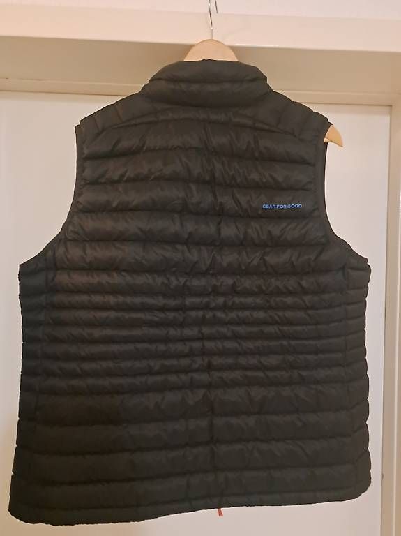 Gilets & Westen: Damen Daunenweste Cotopaxi XL – Gebraucht aus Tägerwilen von yvonnis 1