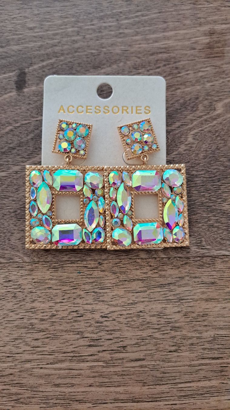 Ohrringe & -stecker: boucles d'oreilles dorées et cristal – Neu (gemäss Beschreibung) aus Chêne-Bourg von n4r_7kyb