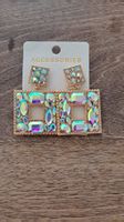 boucles d'oreilles dorées et cristal