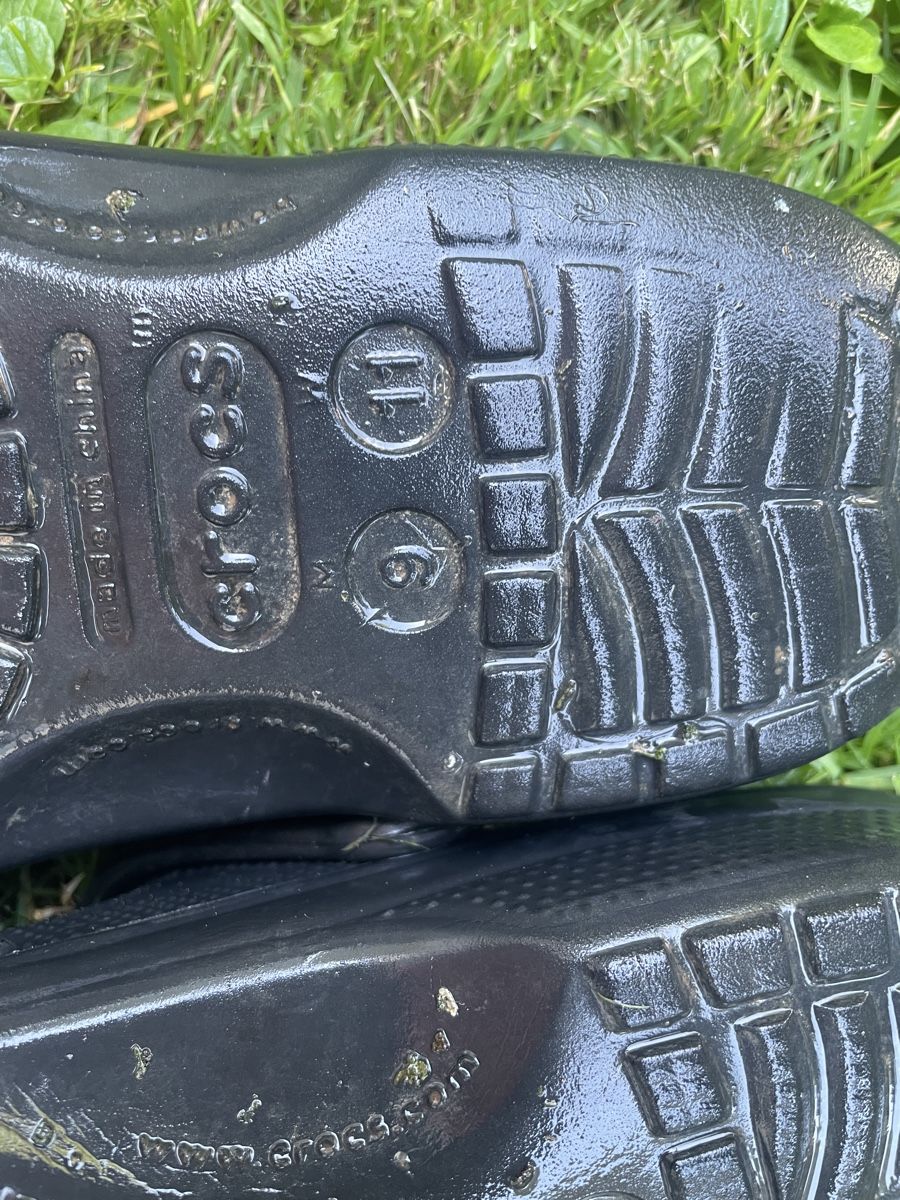 Crocs Chaussures hommes: Crocs schwarz, Gr. 9-11 – D'occasion à Zürich par debi28 2