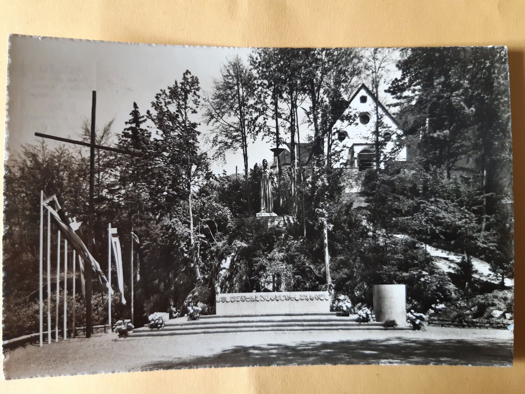 Cartoline postali: alte Karte Flüeli-Ranft Festplatz – Usato da Wattwil venduto da yburgler