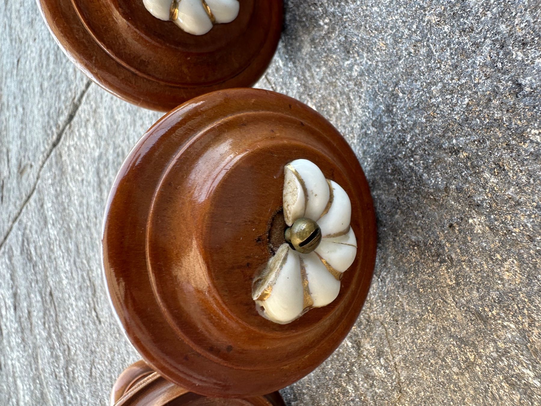 Tutte le decorazioni: Upcycling Vorhanghalter aus gedrechseltem Nussbaumholz 8 Stk – Usato da Jonschwil venduto da zni_65m7 5