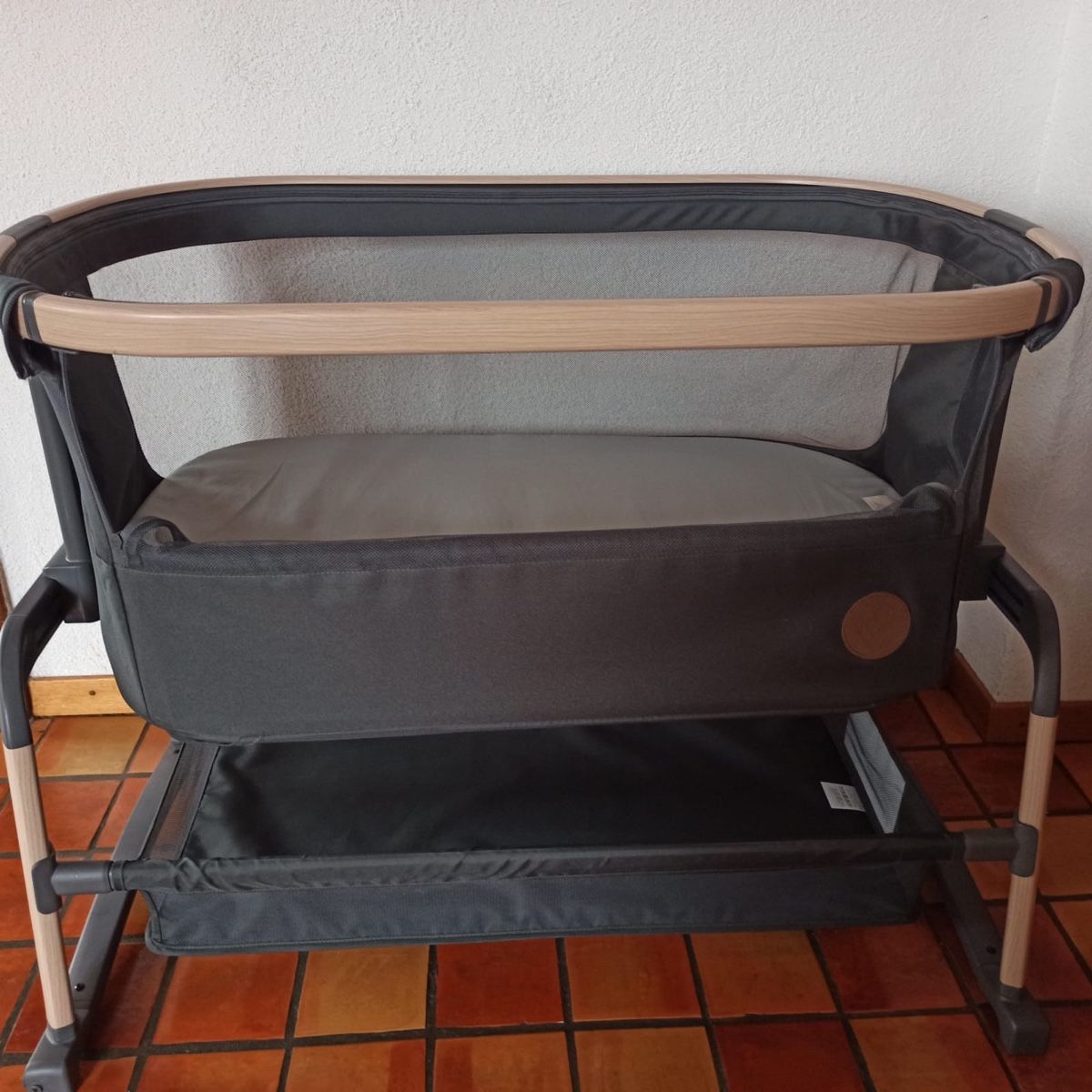 Maxi-Cosi Letti: Maxi Cosi Dream bedside crib - excellent condition! – Nuovo (secondo la descrizione) da Chézard-St-Martin venduto da iva_xw8z