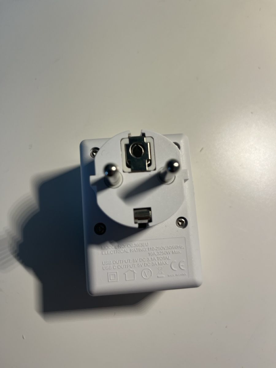 Unità & Adattatore: Reiseadapter, Universal Adapter, Marke One Beat – Usato da Rudolfstetten venduto da leo_s275
