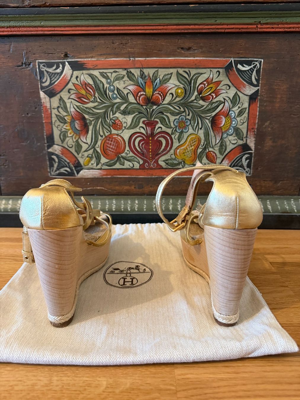 Hermès Scarpe da donna: Sandales à plateforme et semelle espadrilles Hermès – Usato da Basel venduto da BradPeeters 2
