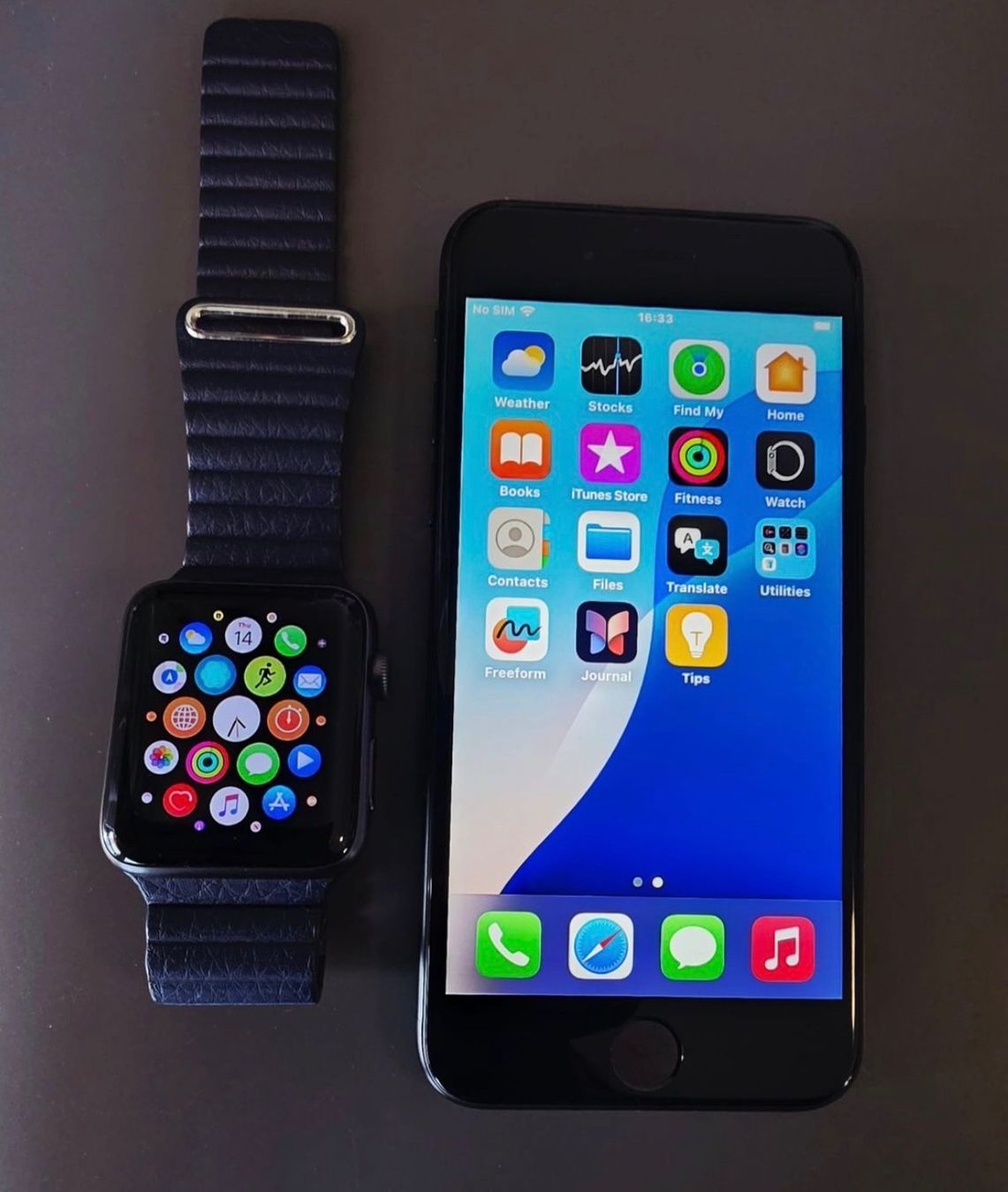 Apple Portables: Apple iPhone SE + Apple Watch Series 2 - Bundle – D'occasion à Versoix par sin_22ht