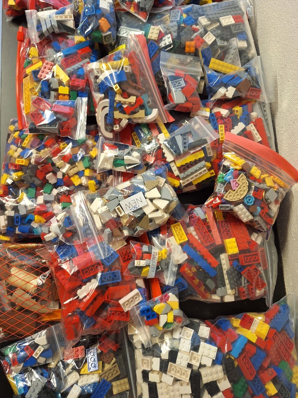 Lego Kit di costruzioni: Lot de pièces Lego  – Usato da Luc (Ayent) venduto da biiinchoou 5