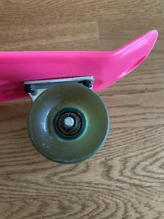 Skateboards: Skateboard pink – Gebraucht aus Oberägeri von Biker20 1