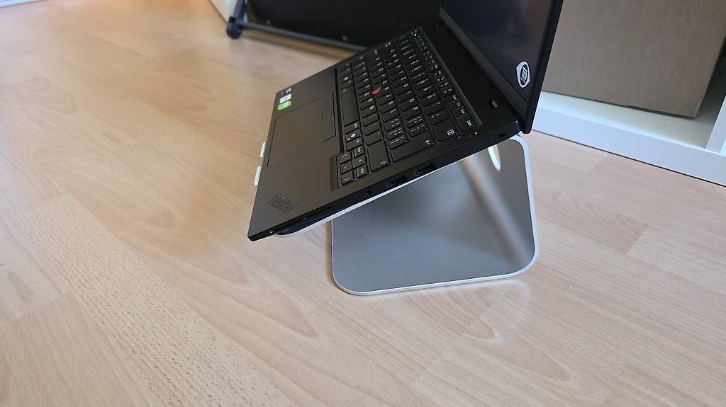 Racks & Cavalletti: Raindesign mStand Notebookständer / Laptop Ständer – Usato da Zell ZH venduto da IloWeiss 2