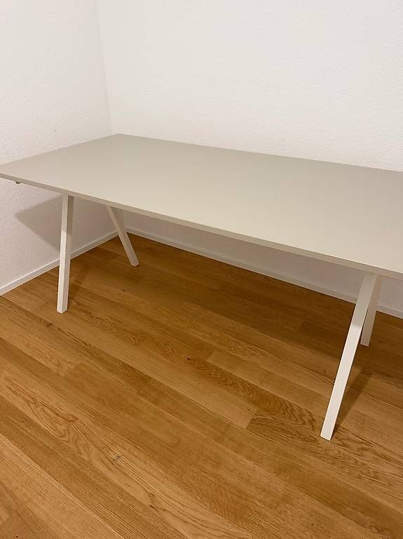 Bureaux: Schreibtisch  – D'occasion à Bassersdorf par adr_x9gt 1