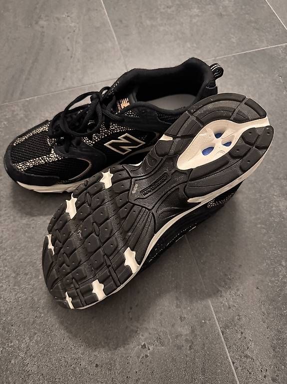 Scarpe da donna: New Balance Sneaker Gr. 39.5 – Usato da Ried b. Kerzers venduto da Andle_74 1