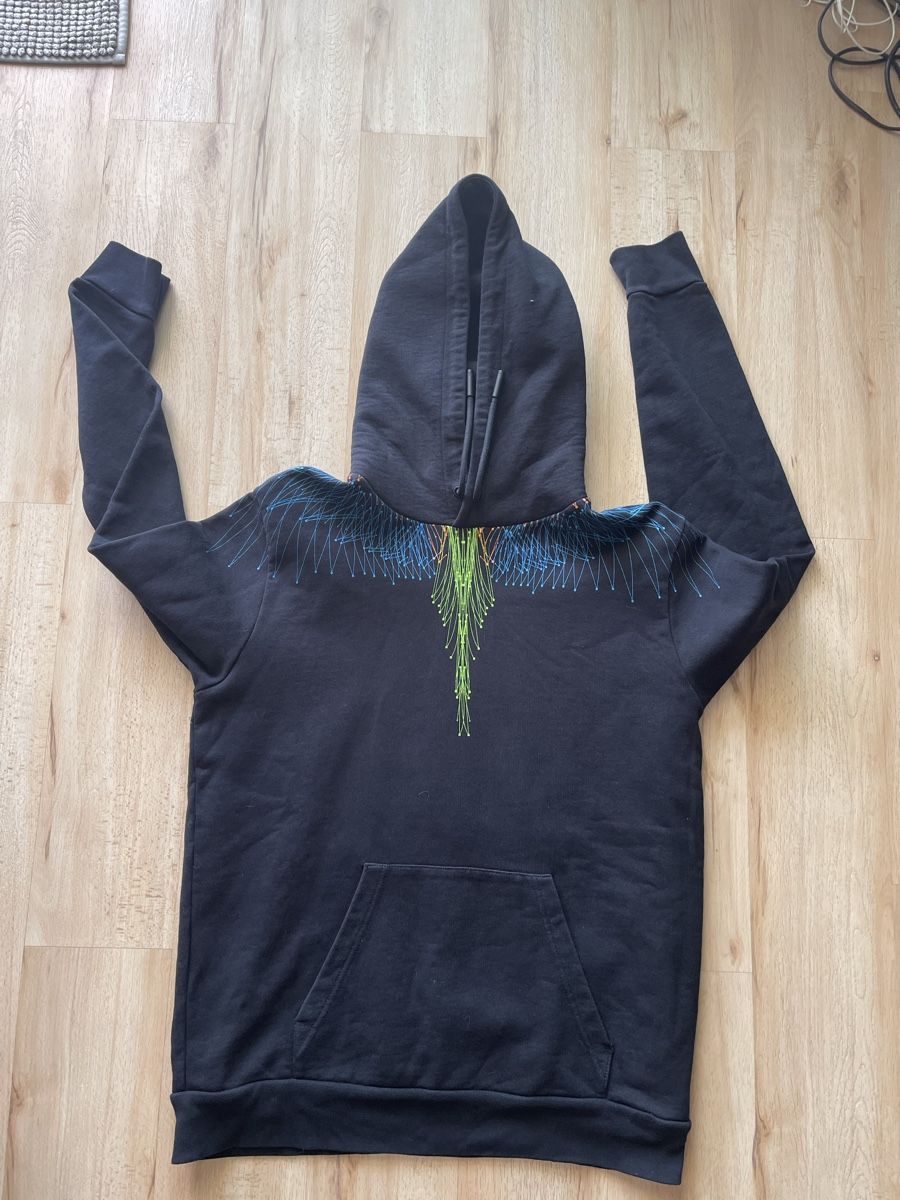 Marcelo burlon Maglioni & Felpe: Pull Sweat capuche Marcelo Burlon M homme noir comme neuf  – Nuovo (secondo la descrizione) da Kloten venduto da Vermicelles
