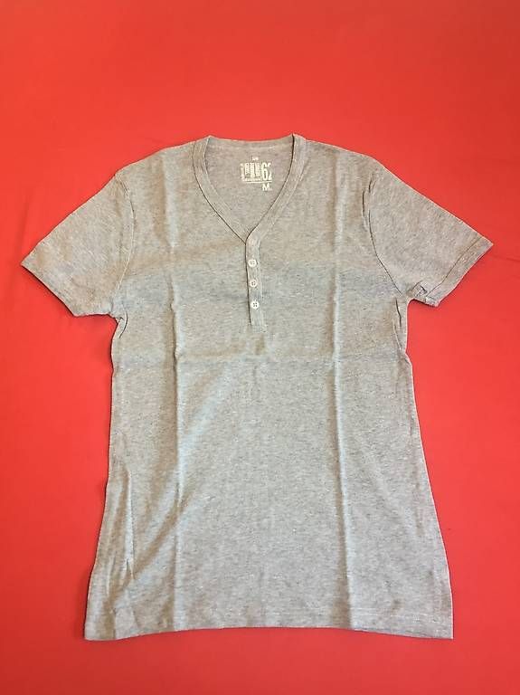 T-Shirts: graues T-Shirt (Grösse M) – Gebraucht aus Montlingen von jos_2rwv