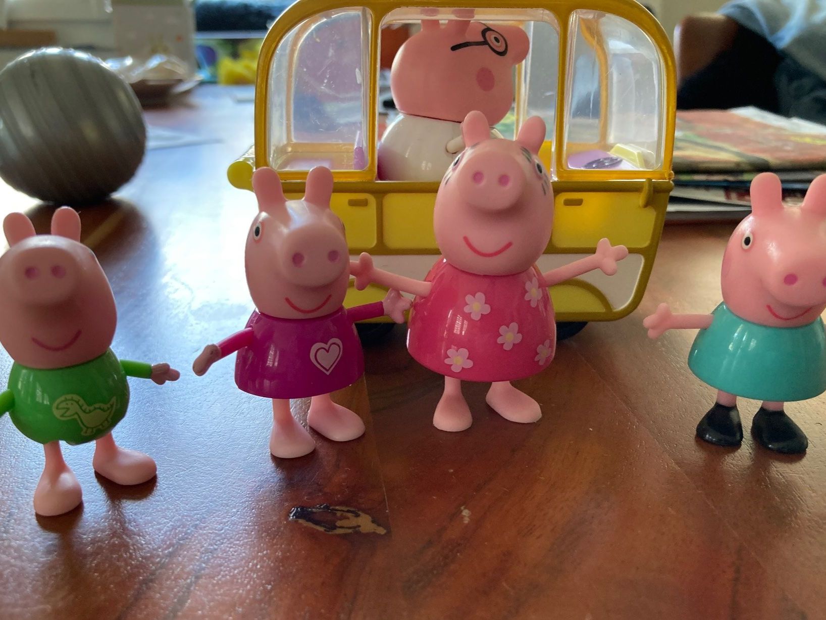 Giocattoli: Peppa Wutz Spielfiguren mit "Cabriole" – Usato da Eschenbach SG venduto da verbascum 1