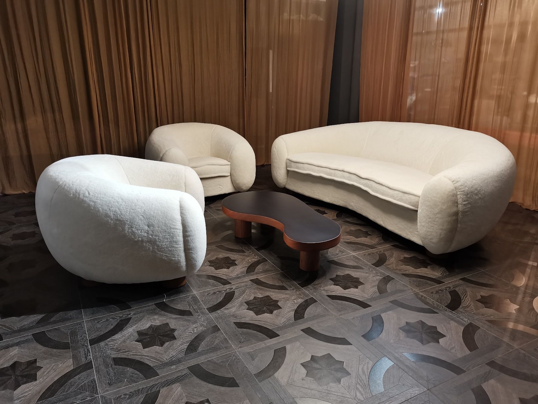 Sofas: Set of white sofa – Neuf avec emballage d'origine à Kriens par Gallery-Vimala