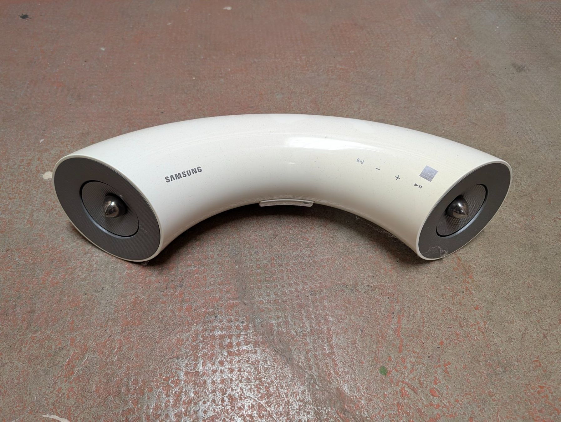 Samsung Lautsprecher: Samsung DA-E570 Sound-Dock gebraucht – Gebraucht aus Basel von BICICLETTISTA