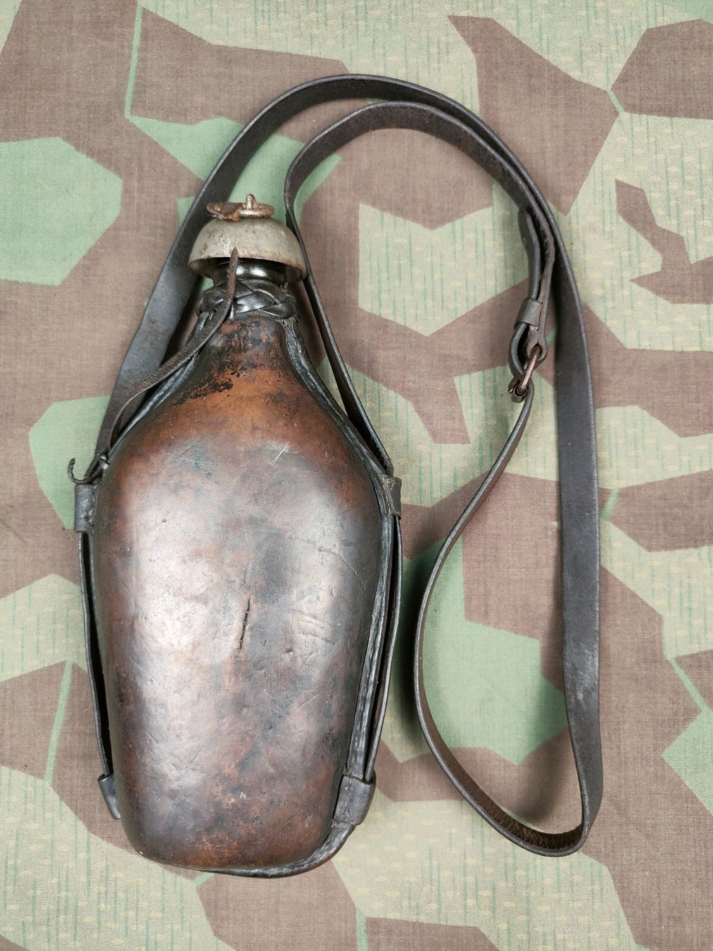 Schweizer Armee Uniformi: Feldflasche Ord. 1881 mit Trageriemen – Usato da Bauma venduto da SwissMilitaria