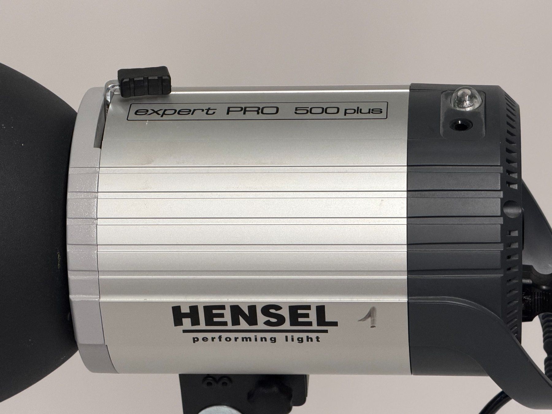 Flash: Hensel Expert Pro 500 Plus Studioblitz 500 Ws inkl. Stativ – Usato da Olten venduto da antonio.troia 4