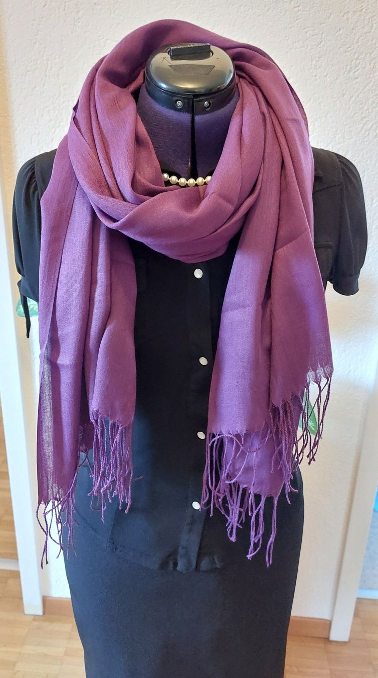 Foulard & Sciarpe: Weiche Pashmina Schal lila – Nuovo e nell'imballaggio originale da Zollikofen venduto da Blackie 1