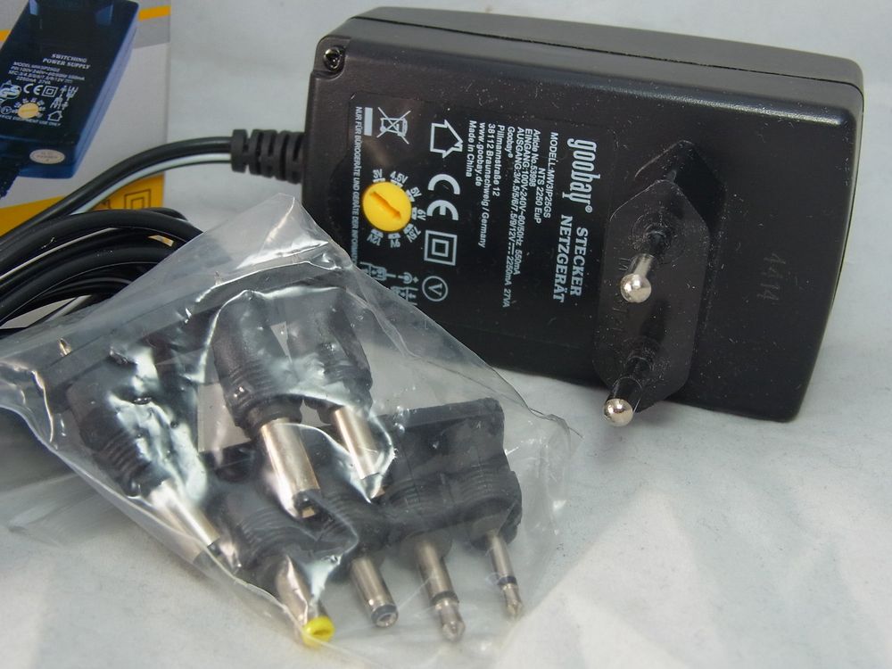 Netzteil 1,5 A, 230V/12V, mit Universal-Stecker 6,3 mm