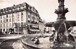 La Chaux-de-Fonds, Hôtel Fleur de Lys fontaine circulée 1955