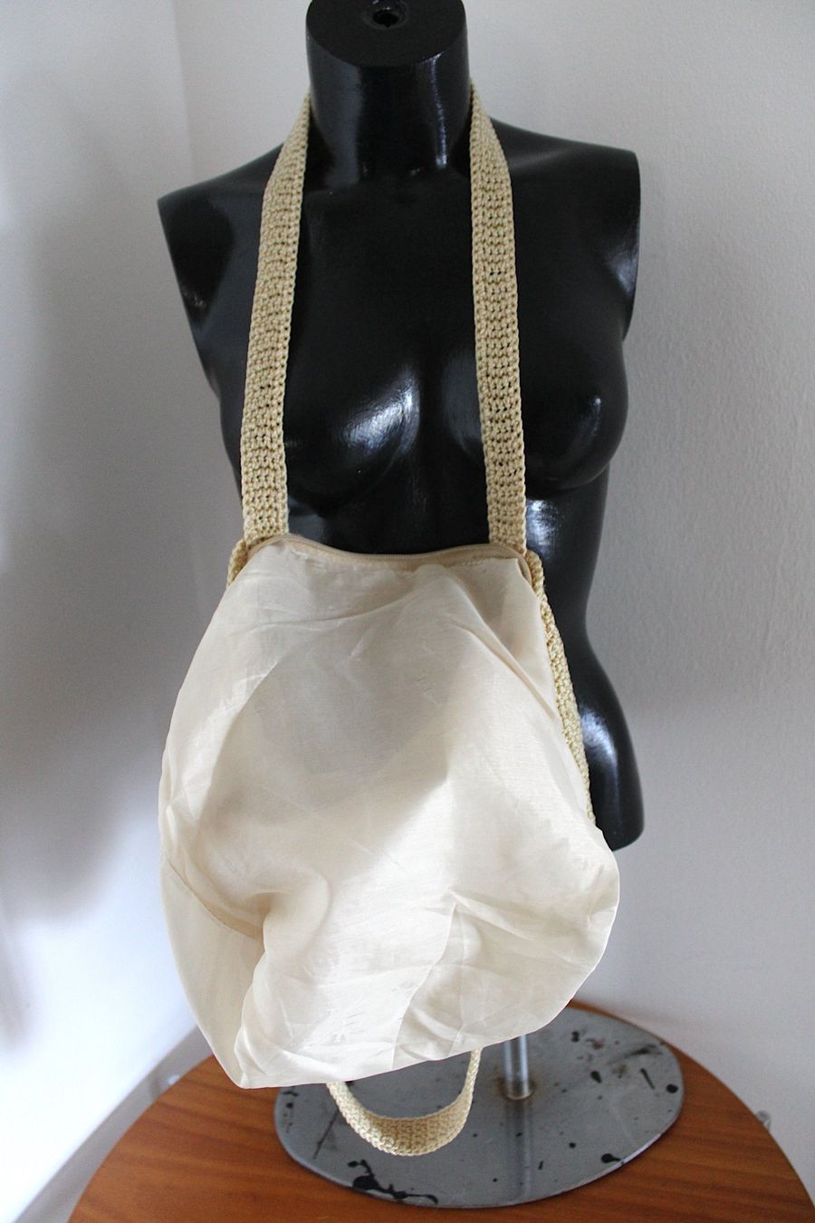 Borse da donna: Gehäkelte  Schultertasche – Usato da Locarno venduto da madame-tus-sauds 4