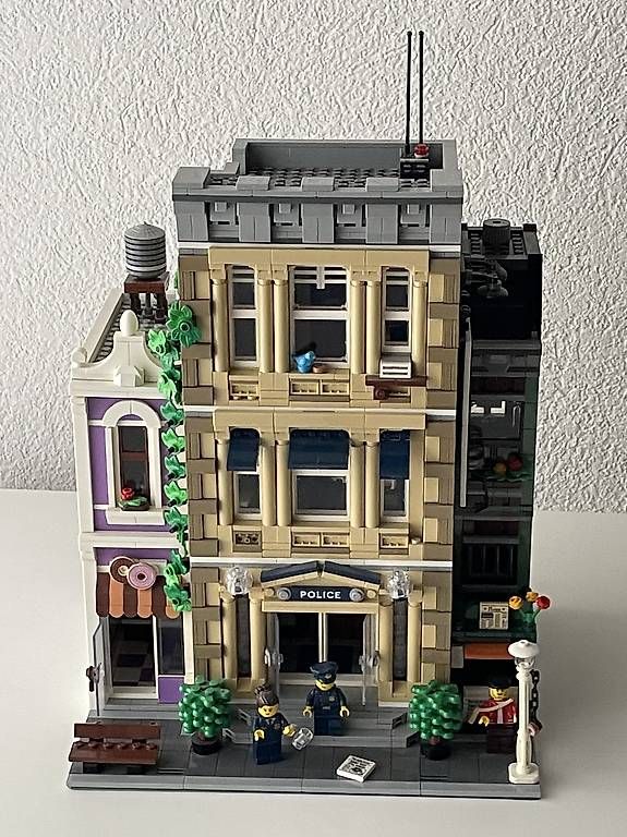 Jeux de construction: Lego Creator Expert 10278 Polizeistation – D'occasion à Siselen BE par lis_gl27 1