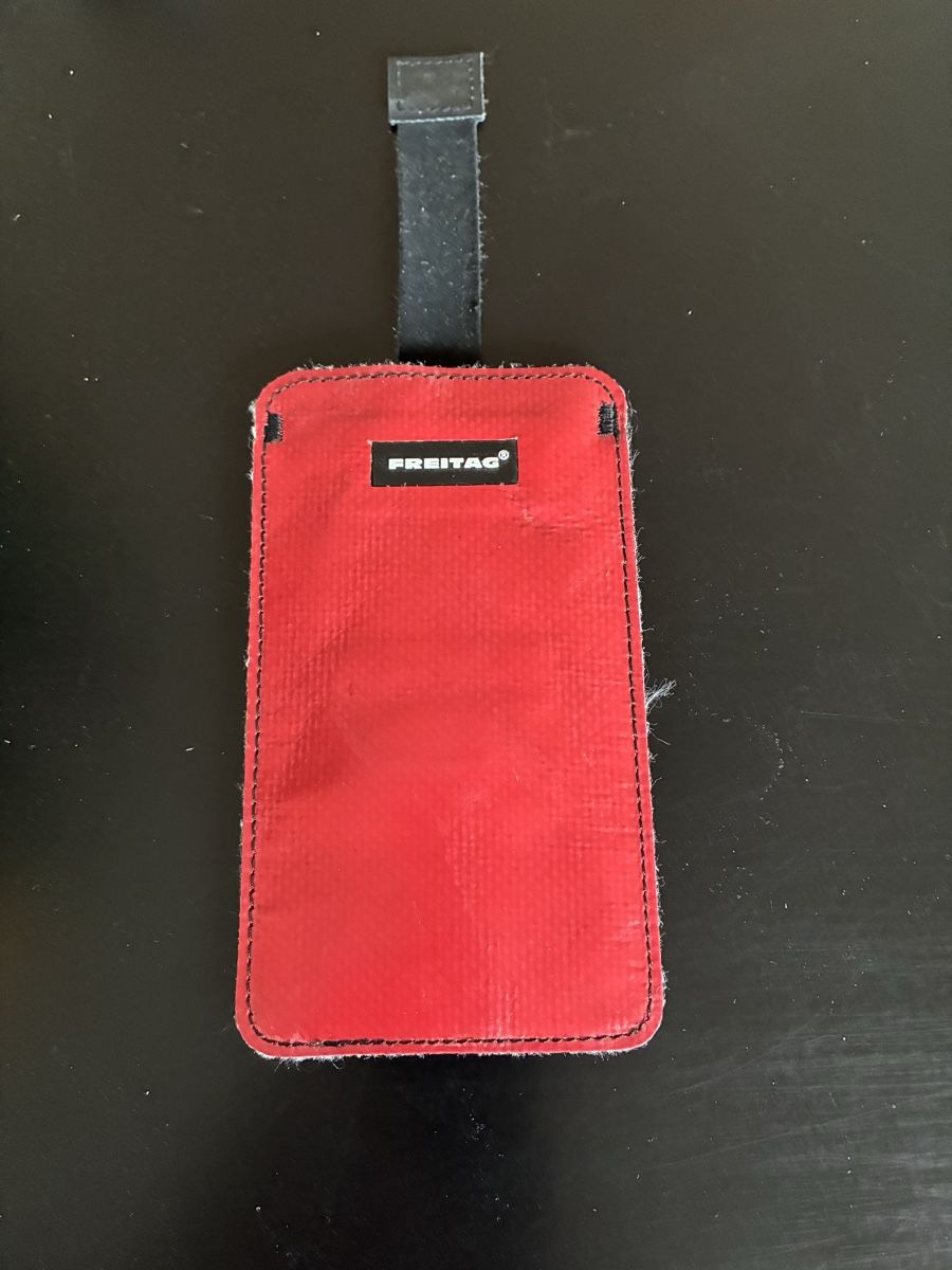 Freitag Cover & Protezioni schermo: FREITAG Handyhülle, rot – Nuovo e nell'imballaggio originale da Fällanden venduto da Sari33 2