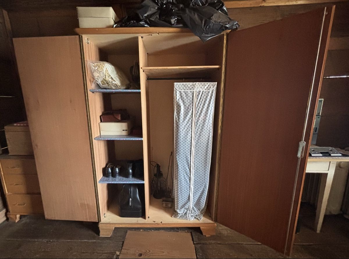 Armadi: Schrank  zweitürig gebraucht – Usato da Diegten venduto da Florett 2