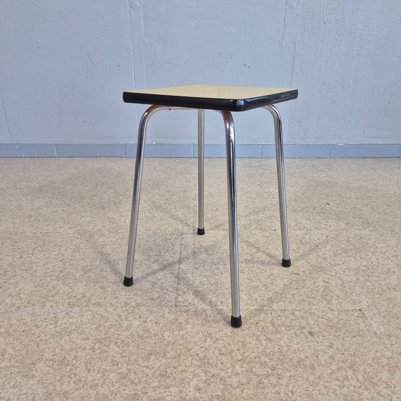 Sgabelli: Kelco Hocker Höcker Küchenhocker Tabouret gelb – Usato da Nottwil venduto da Wondewa-Shop 6