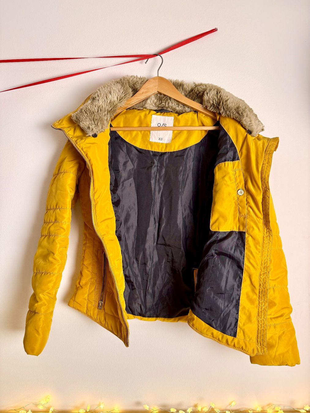 Giacche: Gelbe Winterjacke mit Pelz – Usato da Baden venduto da JellyMonster 1