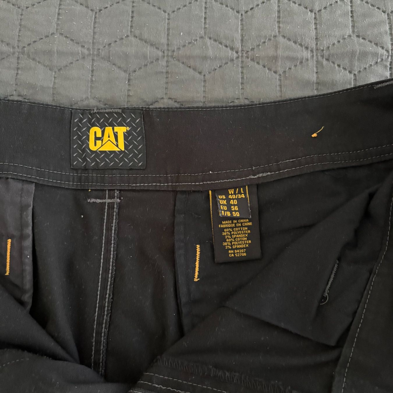 Caterpillar Pantaloni: Pantaloni da Lavoro CAT – Usato da Solduno venduto da podstanar53 2