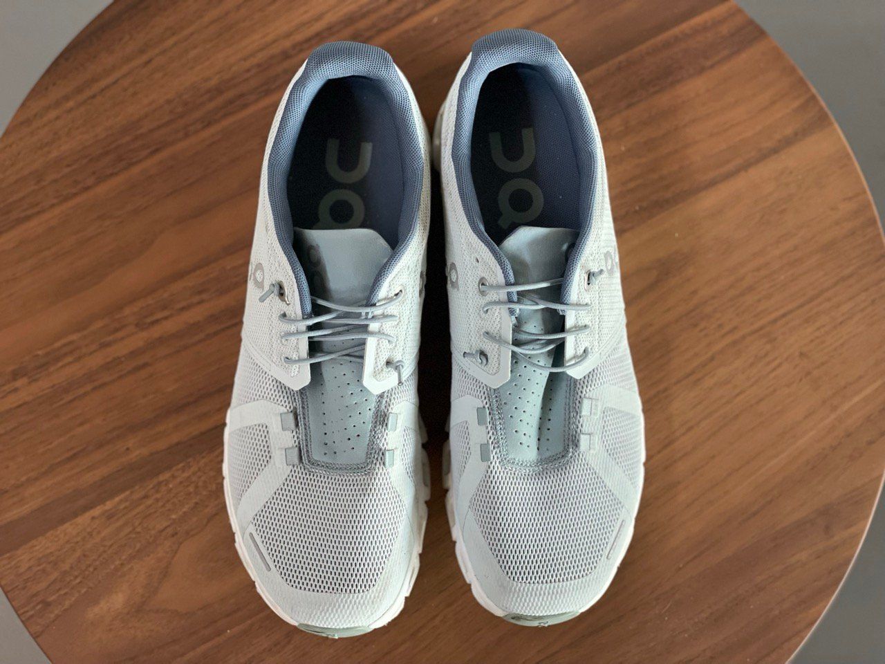 On Chaussures hommes: ON Schuhe Cloud Grösse 42.5 – D'occasion à Gockhausen par subbotnik 2
