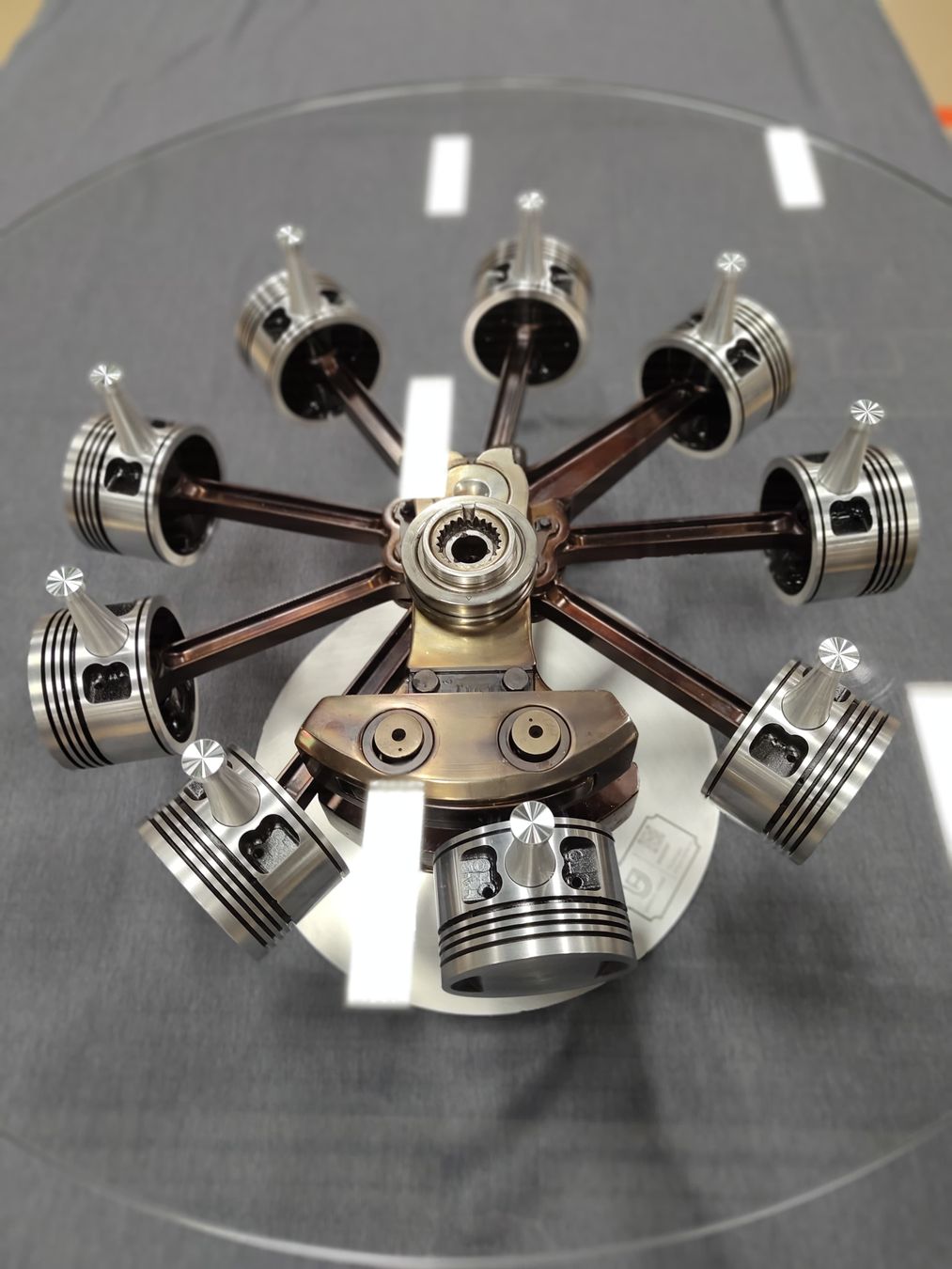 Tavoli: M462 Sternmotor Innenleben Wohnzimmer Tisch – Nuovo (secondo la descrizione) da Rorschacherberg venduto da proudschweiz 4