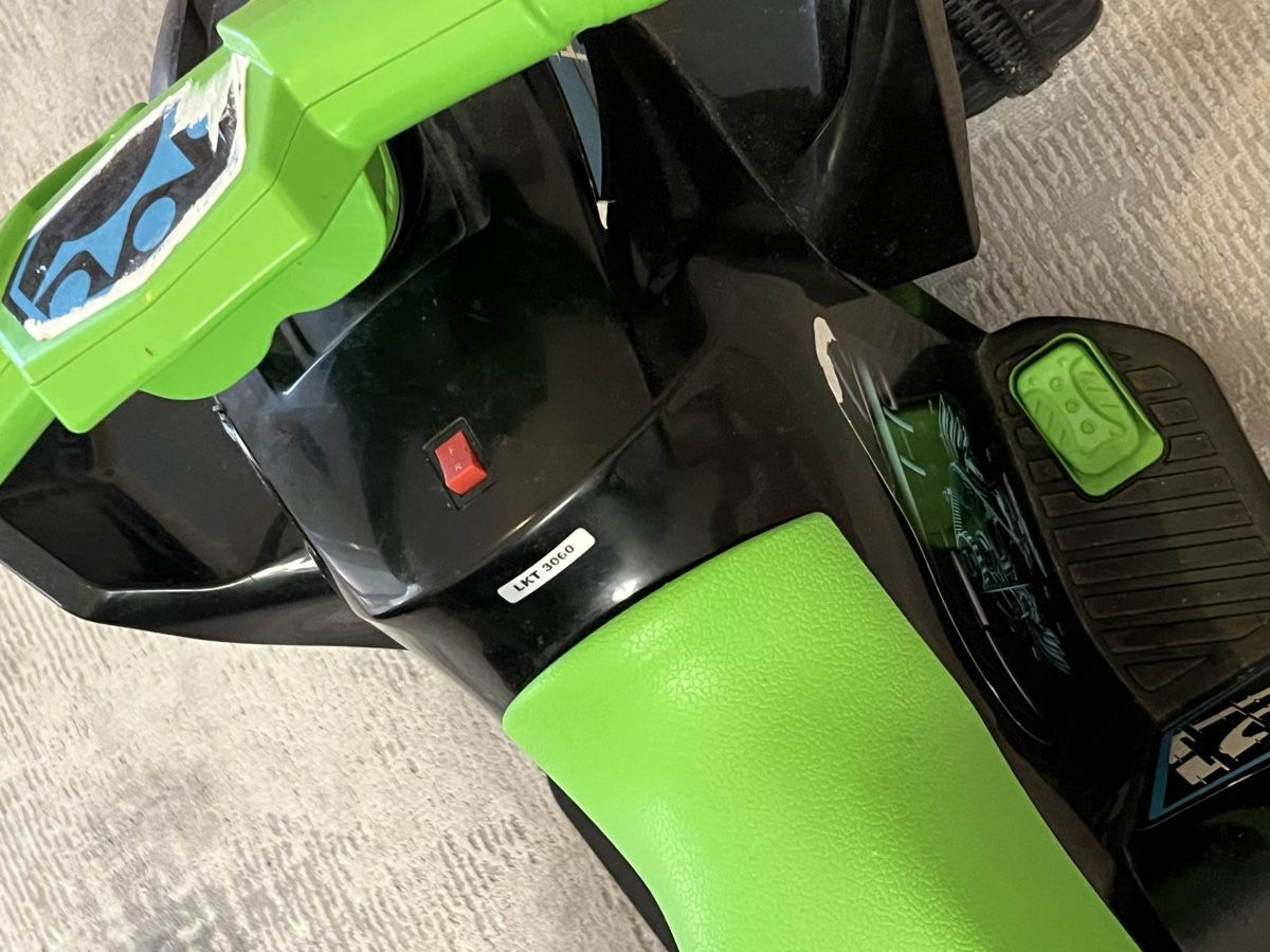 Véhicules pour enfants: Quad électrique pour enfant – D'occasion à Lausanne par William7 3