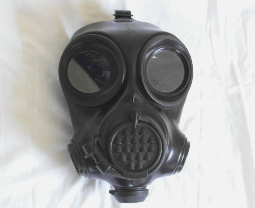 Gesichts- und Gehörschutz: Gasmaske OM-90. Neuwertig – Neu (gemäss Beschreibung) aus Fislisbach von jos_cf6h 1
